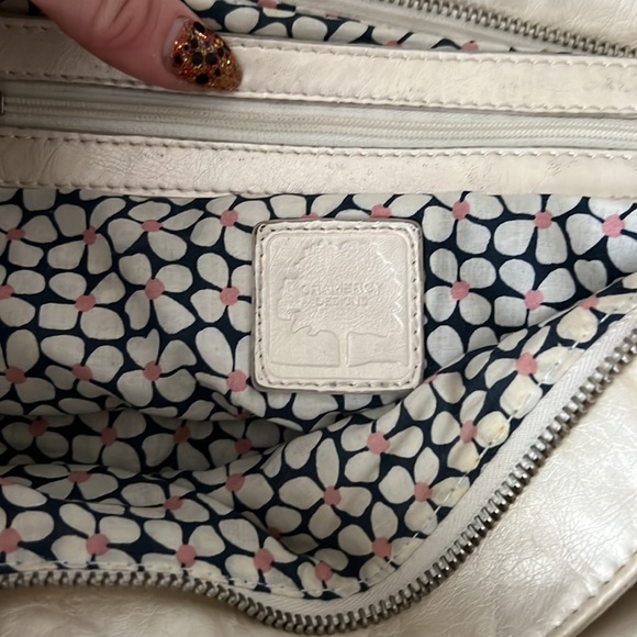 Vintage Gramercy Designs carry all shoulder bag with textured flowers - Picture 12 of 12